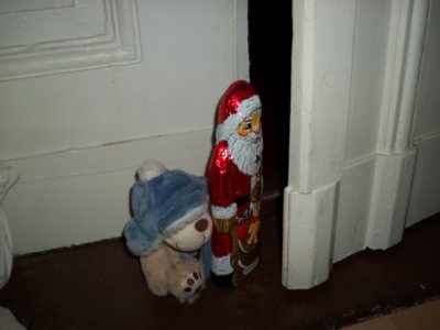 Teddy Bär entführt Weihnachtsmann