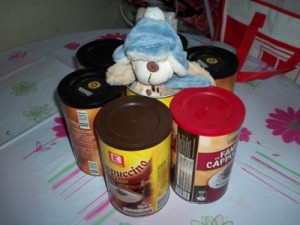 Teddy in der Cappuccino-Dose