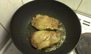 Bild von Fleisch in der Pfanne