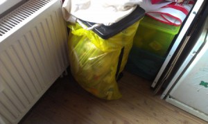 Foto von einem gelben Müllbeutel