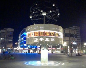 Weltzeituhr am Alexanderplatz in Berlin